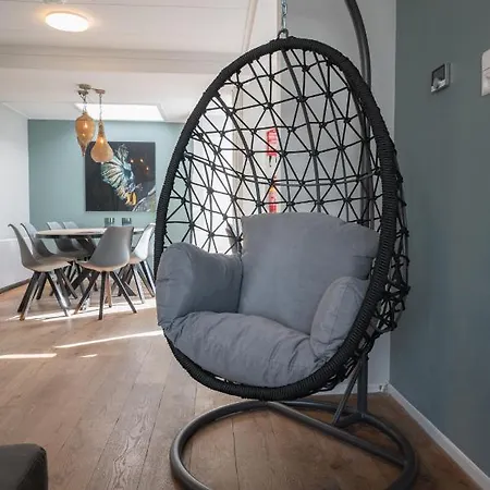 Villa House Makai - Family House With Finnish Sauna, 2 Bathrooms And Only Minutes From The